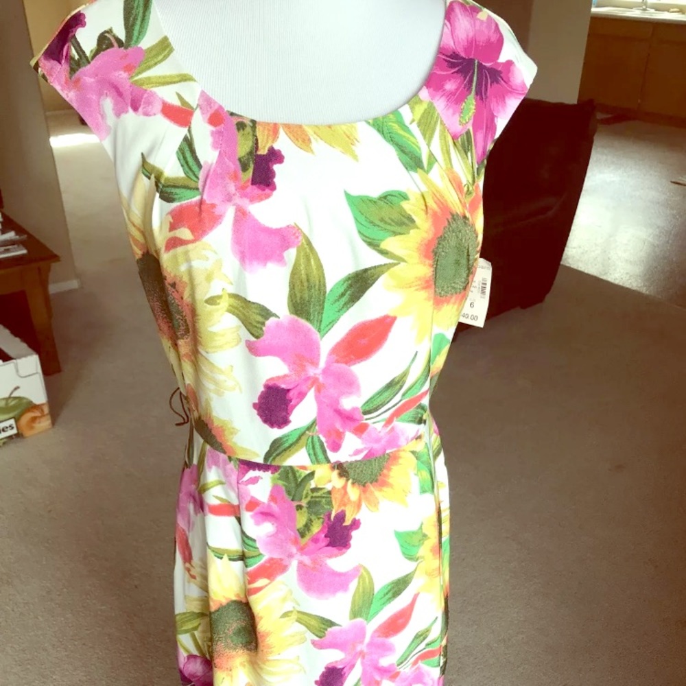 Dressbarn Hawaiian Floral Womens Dress 6 NWT